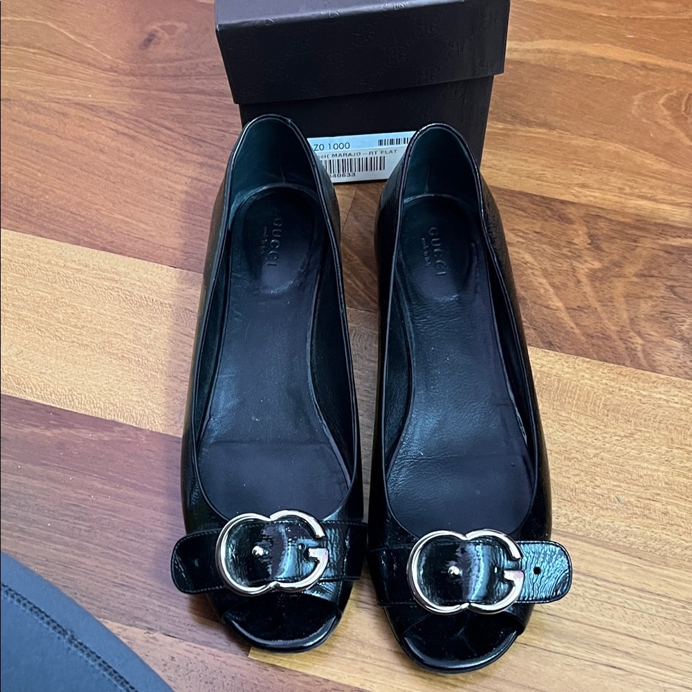 Gucci Black Flats with Buckle Detail